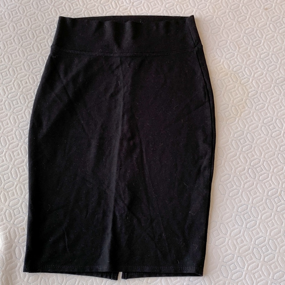Black pencil skirt knee length